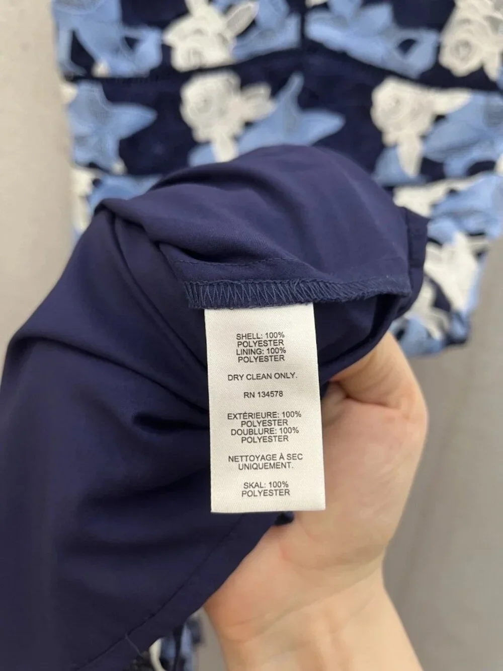 Vineyard Vines Kentucky Derby Dress Women’s 8 Blue Floral Crochet Equestrian - Picture 5 of 5